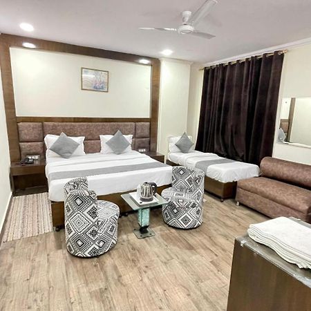 Hotel Radiance Delhi  Esterno foto