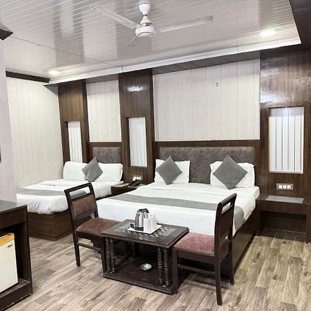 Hotel Radiance Delhi  Esterno foto