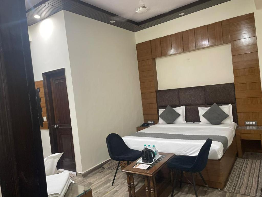 Hotel Radiance Delhi  Esterno foto