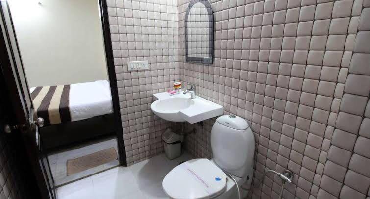 Hotel Radiance Delhi  Esterno foto
