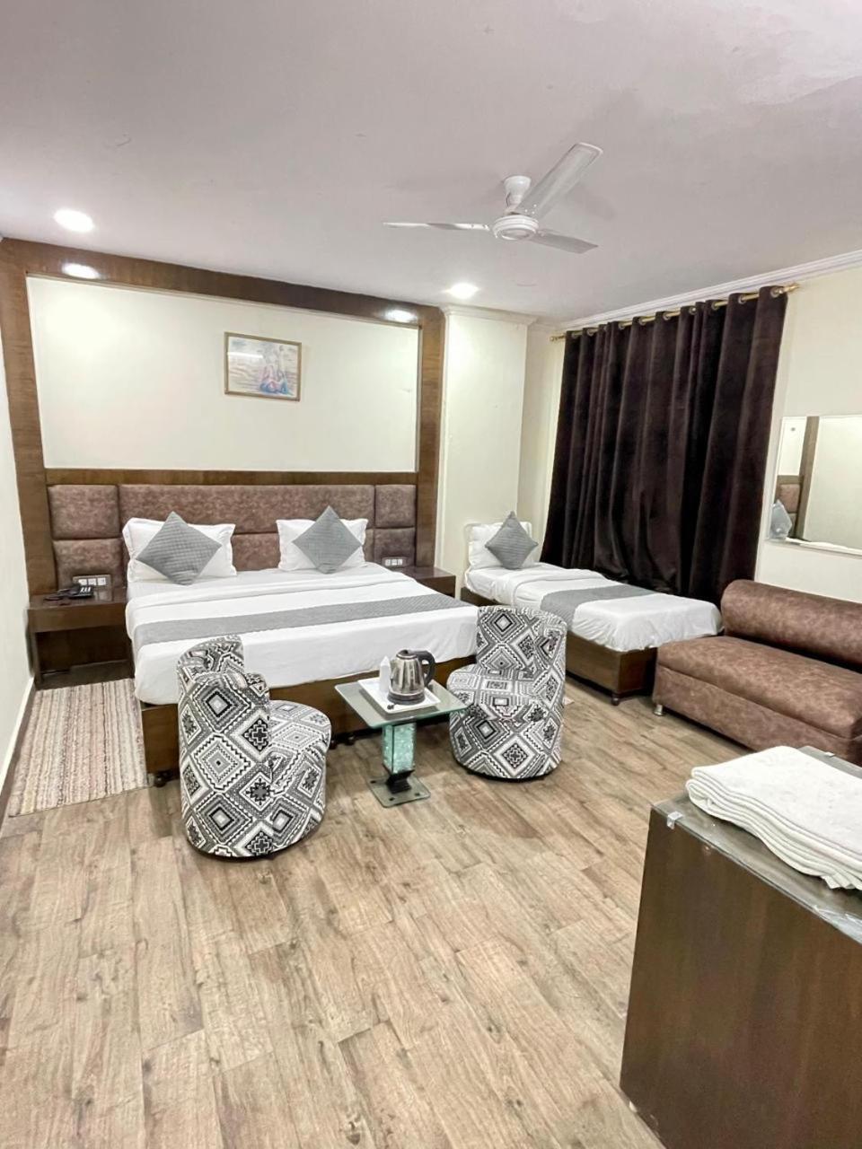 Hotel Radiance Delhi  Esterno foto