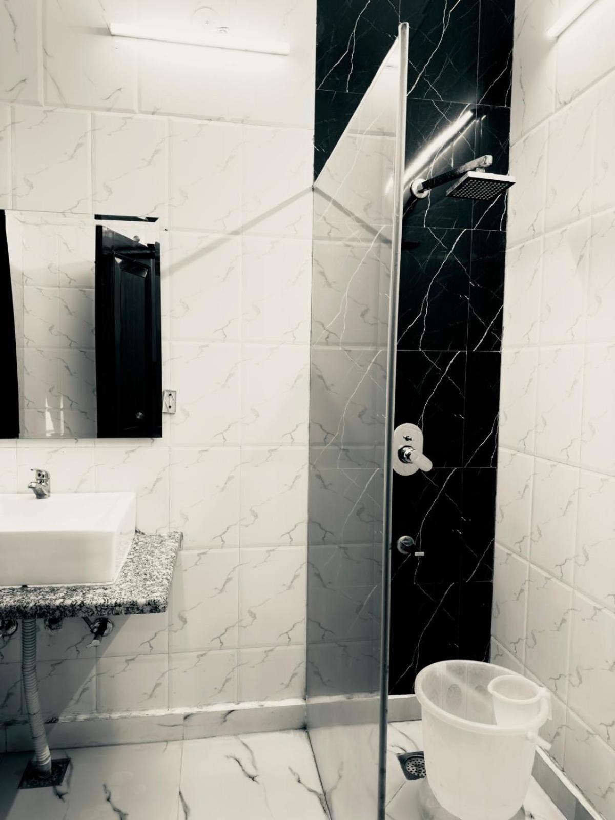 Hotel Radiance Delhi  Esterno foto