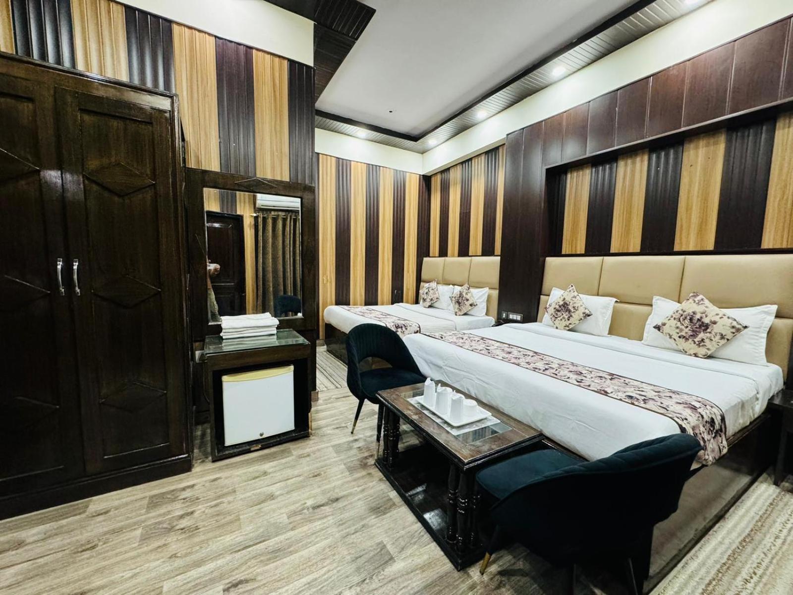 Hotel Radiance Delhi  Esterno foto
