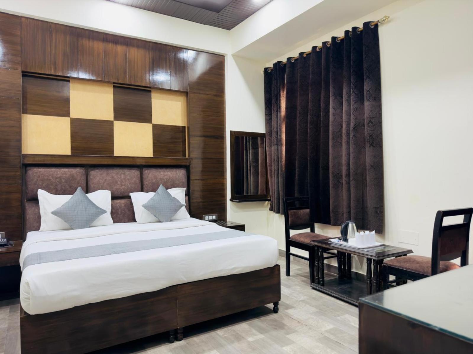 Hotel Radiance Delhi  Esterno foto