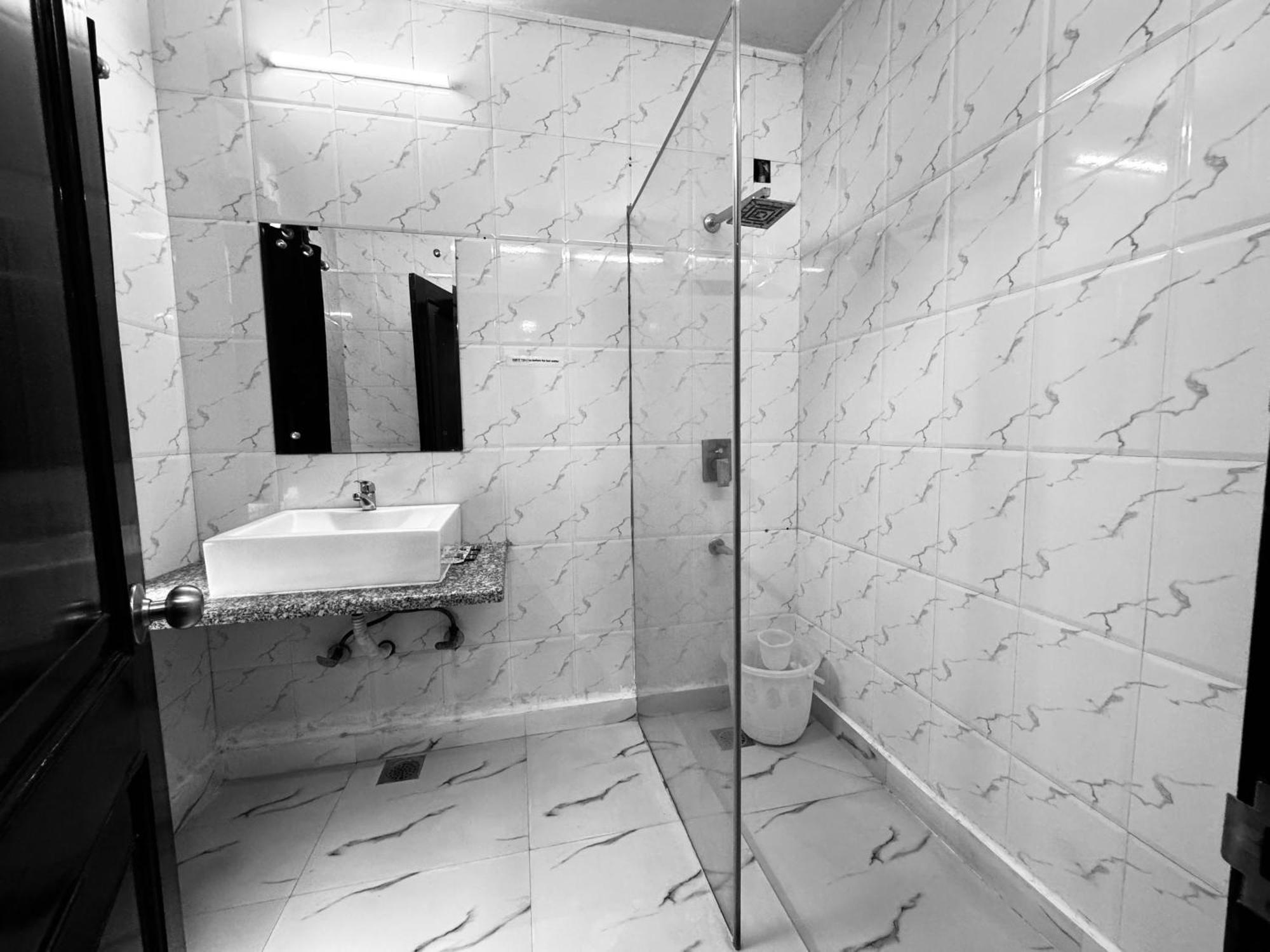 Hotel Radiance Delhi  Esterno foto