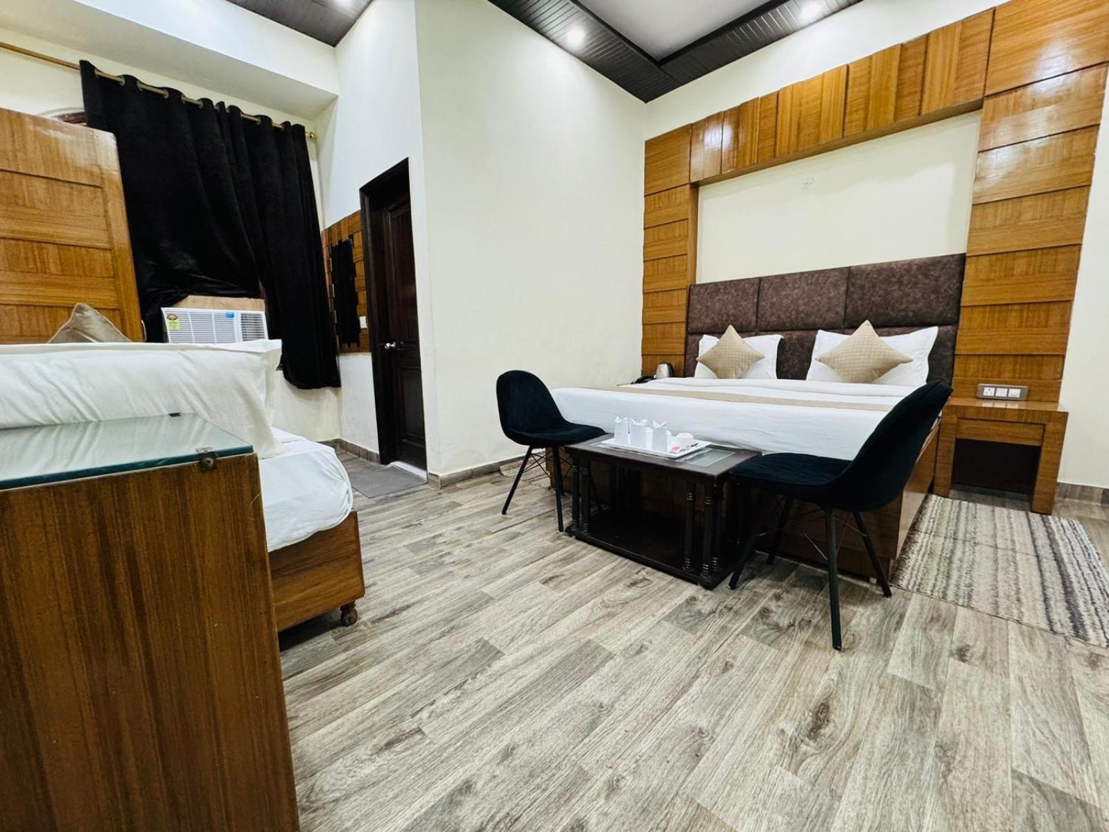 Hotel Radiance Delhi  Esterno foto