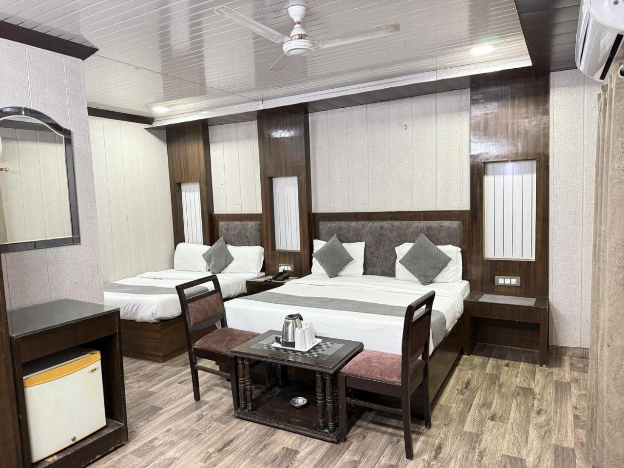 Hotel Radiance Delhi  Esterno foto